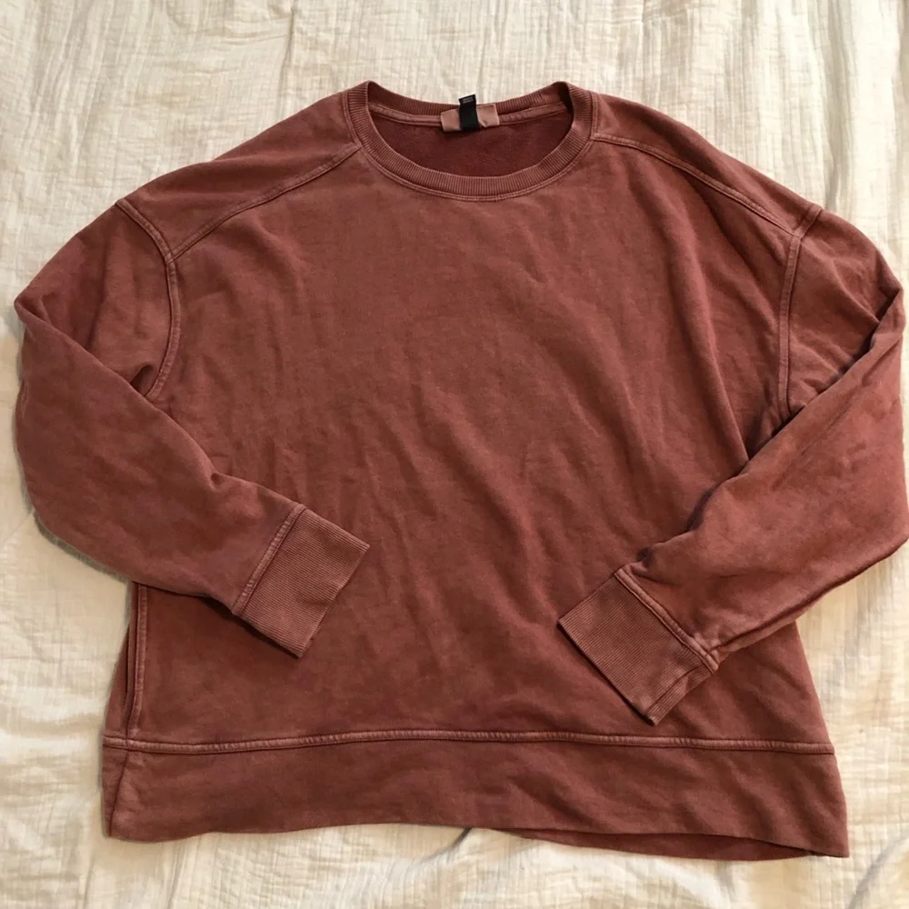 Universal Threads Pink Crewneck - Picture 7 of 8